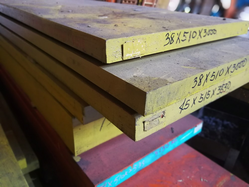 PLASTIC MOULD STEEL